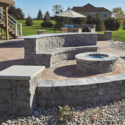 Tribute Free Standing Walls and Corner Columns